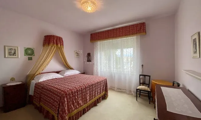 Недвижимость Четырехкомнатная квартира в Центре Опа́хии: 9