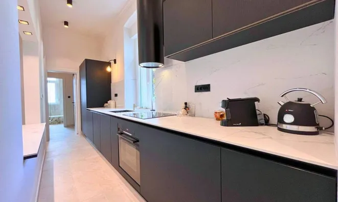 Недвижимость Двухкомнатная квартира Центр: 3