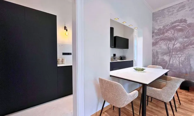 Недвижимость Двухкомнатная квартира Центр: 5