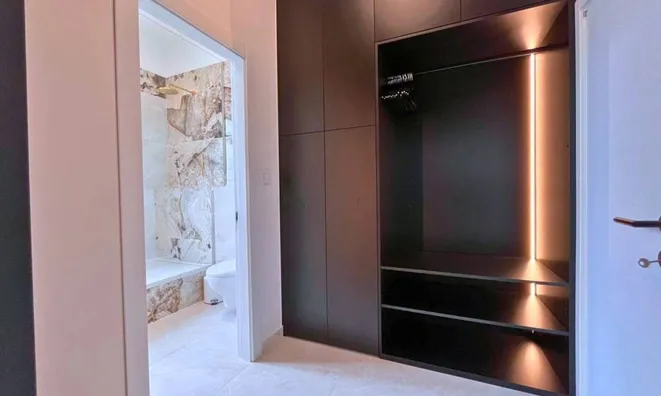 Недвижимость Двухкомнатная квартира Центр: 12