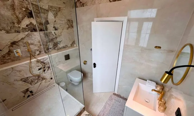 Недвижимость Двухкомнатная квартира Центр: 17