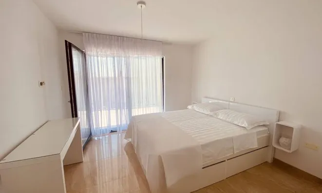 Недвижимость Многоквартирный дом Побри: 10