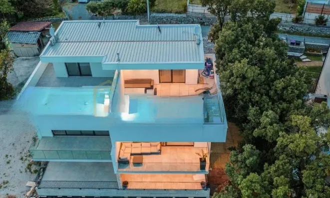 Недвижимость Многоквартирный дом Побри: 1