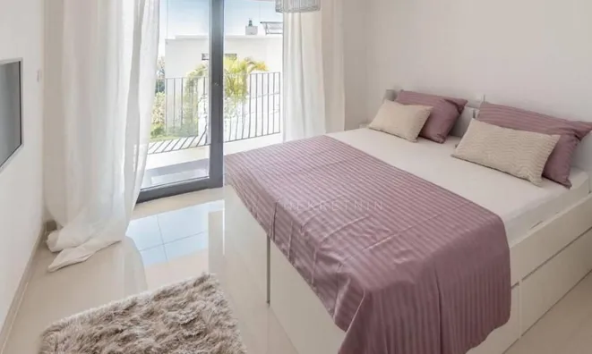 Недвижимость Многоквартирный дом Побри: 16