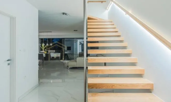 Недвижимость Многоквартирный дом Побри: 17