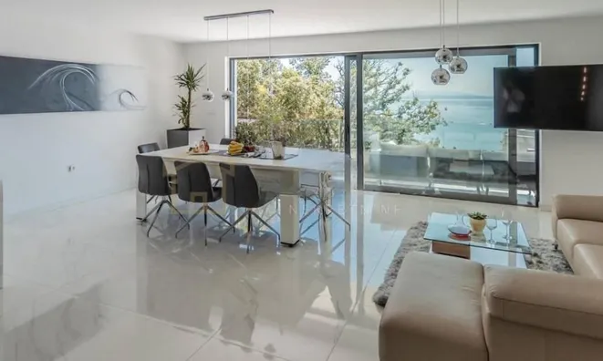 Недвижимость Многоквартирный дом Побри: 44