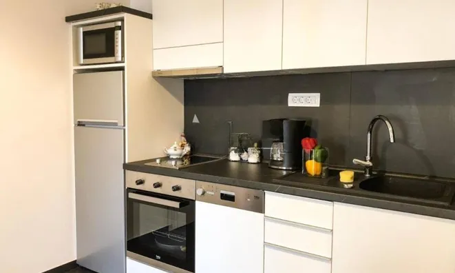 Недвижимость Трехкомнатная квартира в Центре: 3