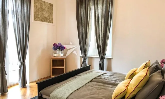 Недвижимость Трехкомнатная квартира в Центре: 5