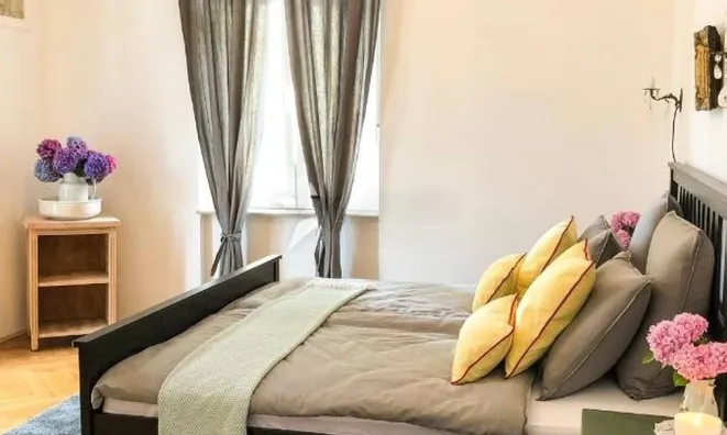 Недвижимость Трехкомнатная квартира в Центре: 12