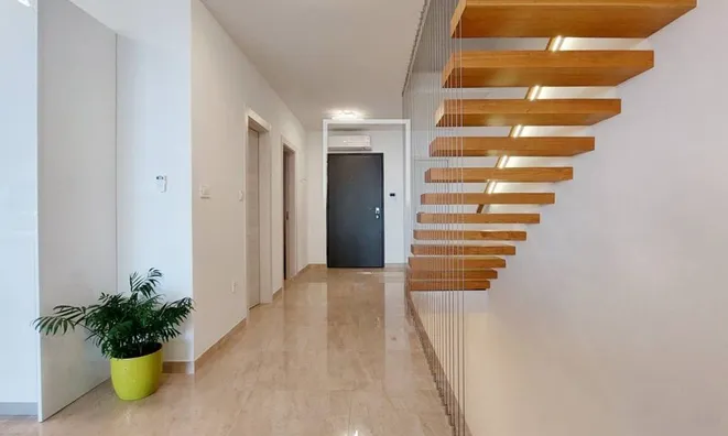 Недвижимость Многоквартирный дом Побри: 13