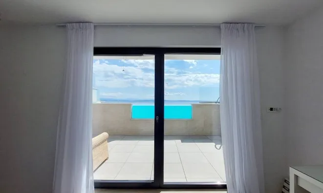 Недвижимость Многоквартирный дом Побри: 17