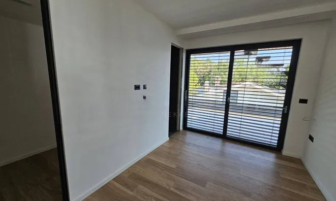 Недвижимость Двухкомнатная квартира в центре Опатии: 17