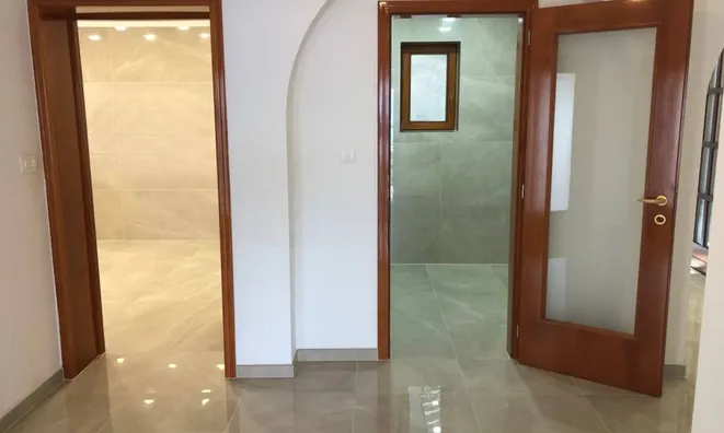 Недвижимость Трёхкомнатная квартира, Центр: 7