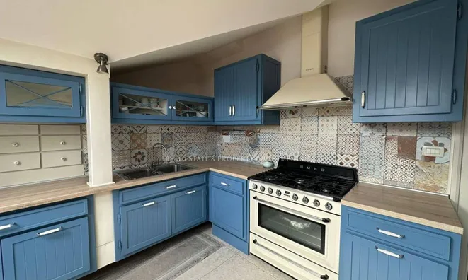 Недвижимость Четырехкомнатная квартира Центр: 8