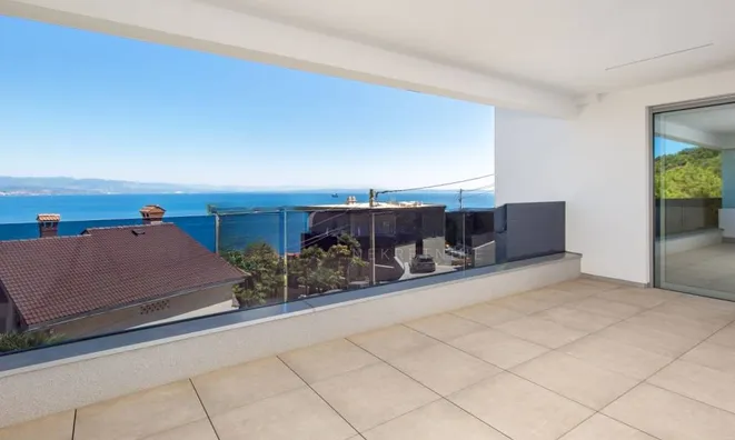 Недвижимость Трехкомнатная квартира Центр: 2