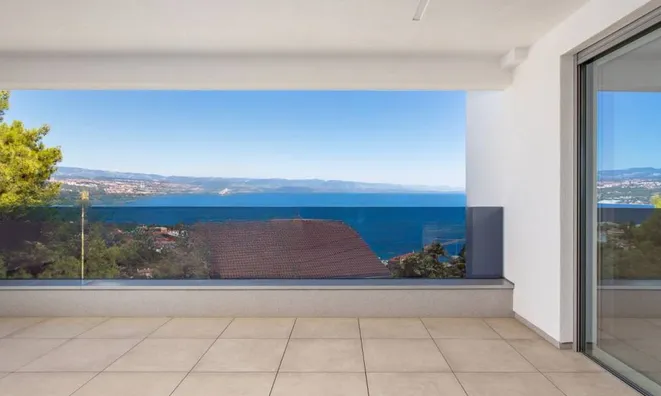 Недвижимость Трехкомнатная квартира Центр: 3