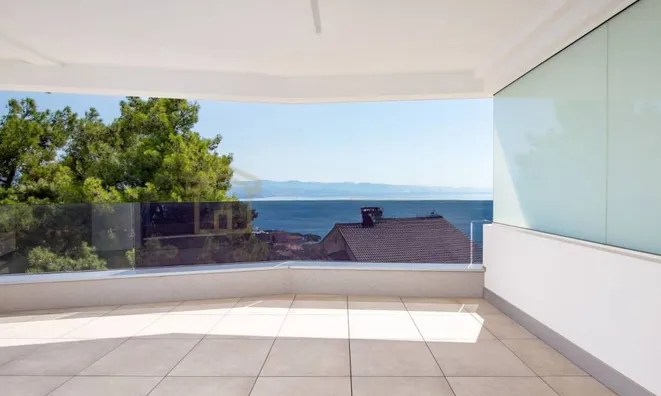 Недвижимость Трёхкомнатная квартира в центре Опатии: 2