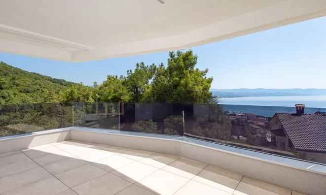 Недвижимость Трёхкомнатная квартира в центре Опатии: 3