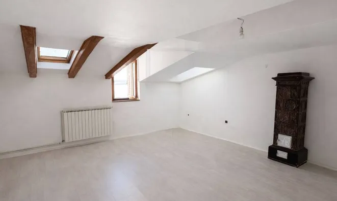 Недвижимость Четырехкомнатная квартира, Центр, Опатия: 1