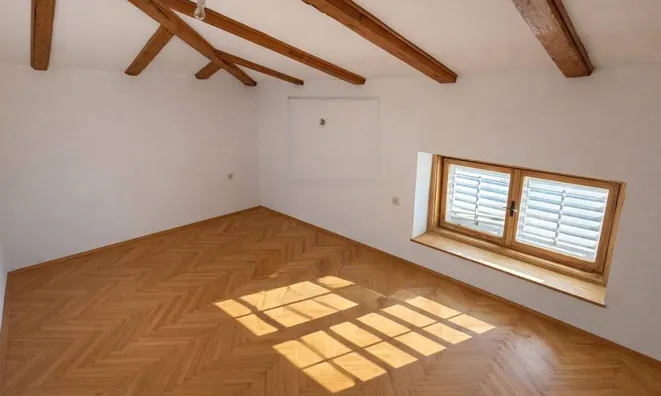 Недвижимость Четырехкомнатная квартира, Центр, Опатия: 6