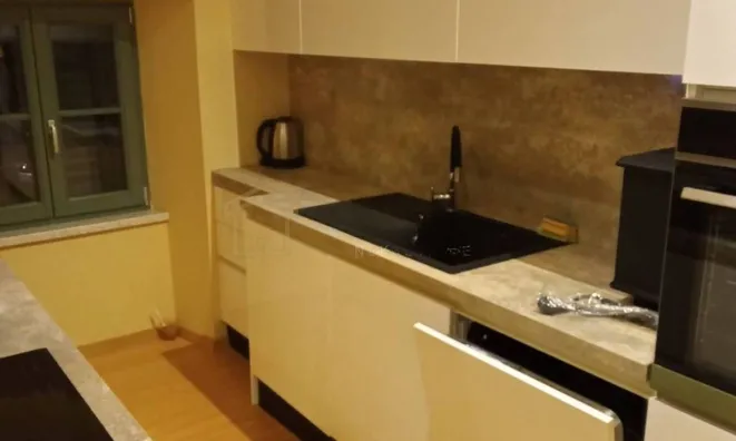 Недвижимость Трехкомнатная квартира в центре: 6