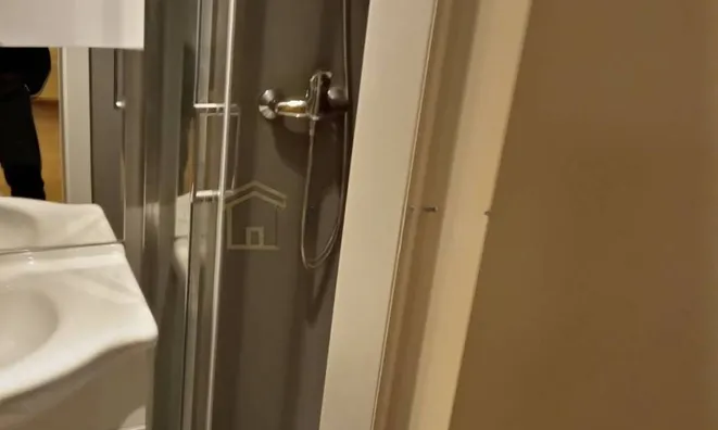 Недвижимость Трехкомнатная квартира в центре: 10