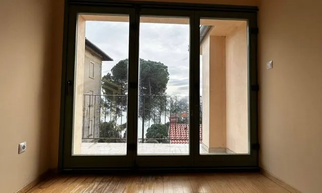 Недвижимость Трехкомнатная квартира в центре: 14