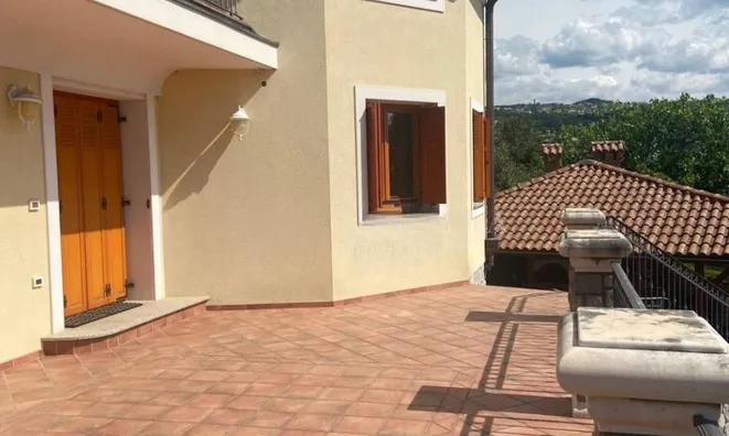 Недвижимость Семейный дом Опатия Центр: 2