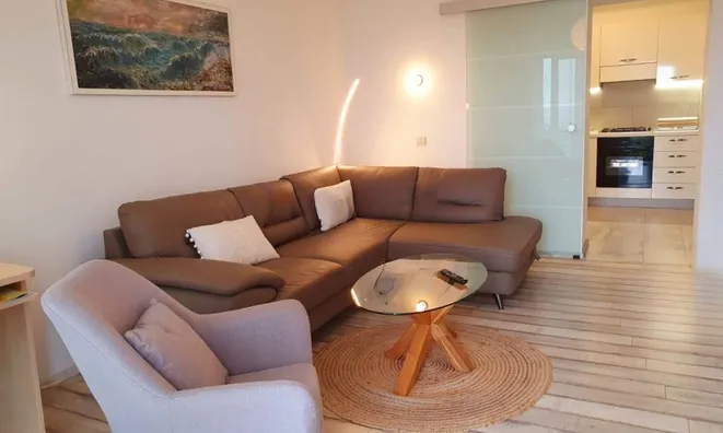 Недвижимость Двухкомнатная квартира в Центре: 6