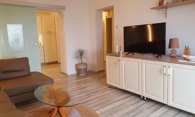 Недвижимость Двухкомнатная квартира в Центре: 9