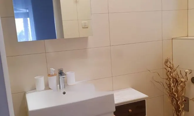 Недвижимость Двухкомнатная квартира в Центре: 14