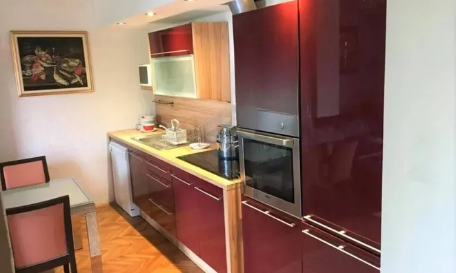 Недвижимость Многоквартирный дом Вепринац: 5