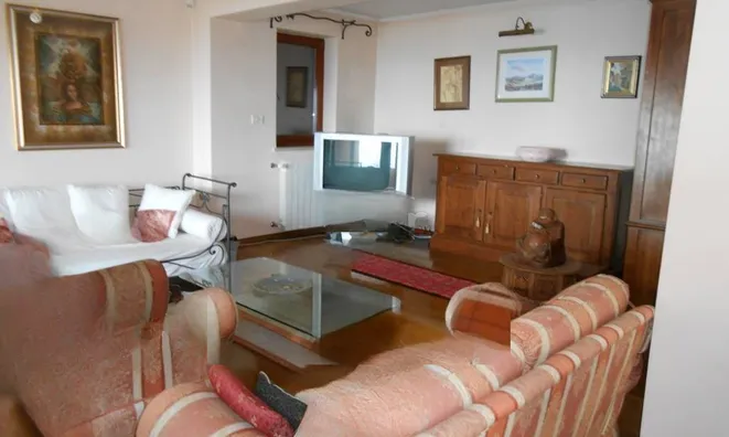 Недвижимость Семейный дом в Вепринеце: 2