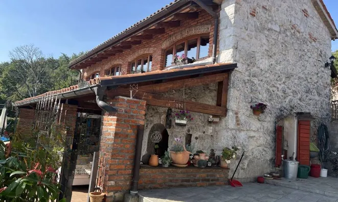 Недвижимость Семейный дом в Поляне: 1