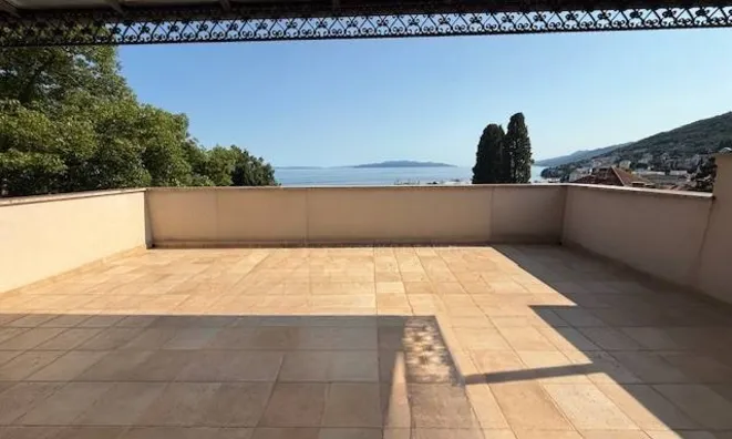 Недвижимость Квартира в центре Опатии: 35