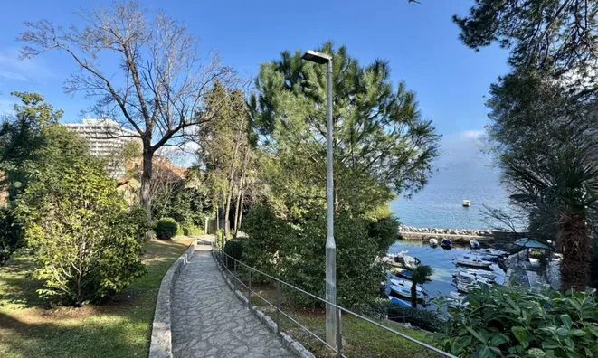 Недвижимость Четырехкомнатная квартира в центре Опатии: 15