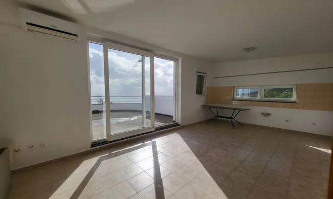 Недвижимость Трехкомнатная квартира Ичичи: 2