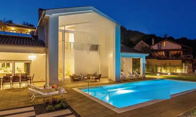 Недвижимость Семейный дом в Вепринаце: 1