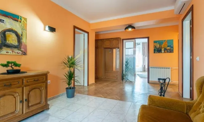 Недвижимость Четырехкомнатная Квартира В Центре: 2