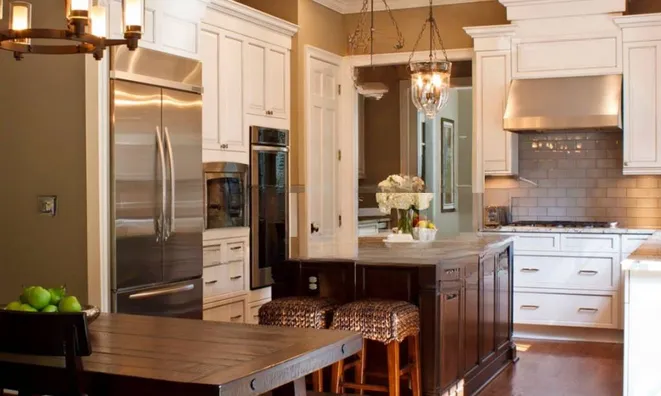 Недвижимость Трёхкомнатная квартира в центре: 3