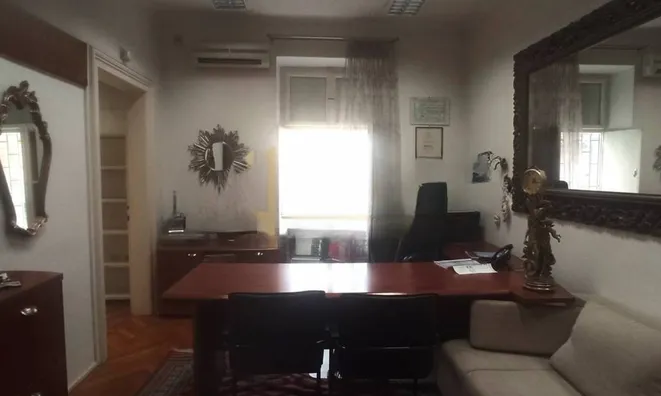 Недвижимость Трёхкомнатная квартира Центр: 1