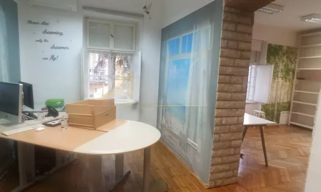 Недвижимость Трёхкомнатная квартира Центр: 11