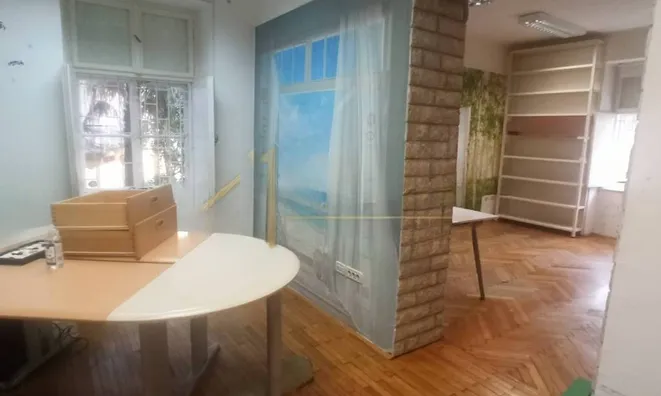 Недвижимость Трёхкомнатная квартира Центр: 12