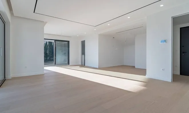 Недвижимость Четырёхкомнатная квартира в центре Опатии: 8