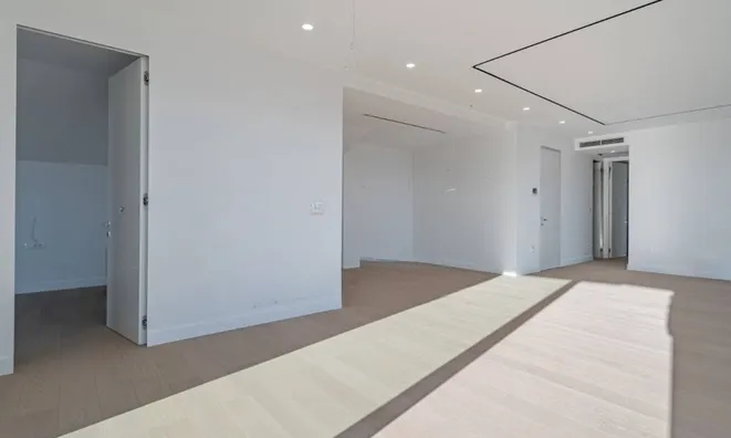 Недвижимость Четырёхкомнатная квартира в центре Опатии: 9