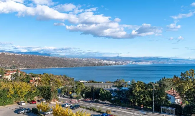 Недвижимость Четырёхкомнатная квартира в центре Опатии: 22