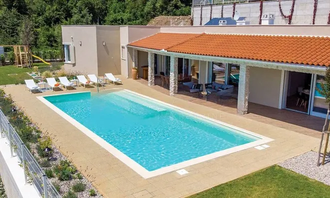 Недвижимость Дом в Вепринац, Опатия: 2