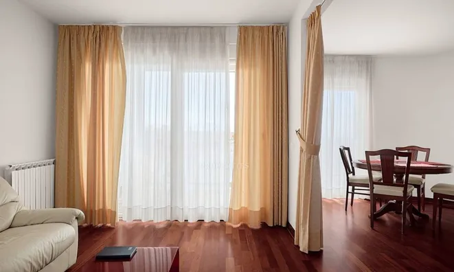 Недвижимость Трёхкомнатная квартира, Центр: 1