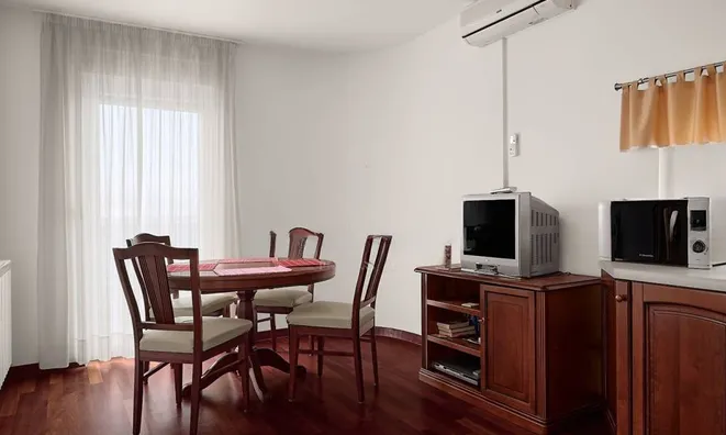 Недвижимость Трёхкомнатная квартира, Центр: 4