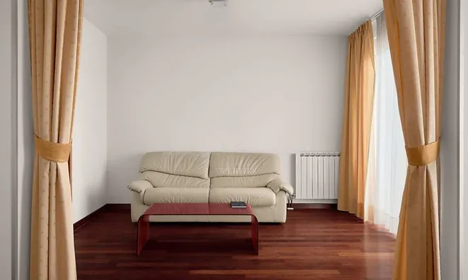 Недвижимость Трёхкомнатная квартира, Центр: 6